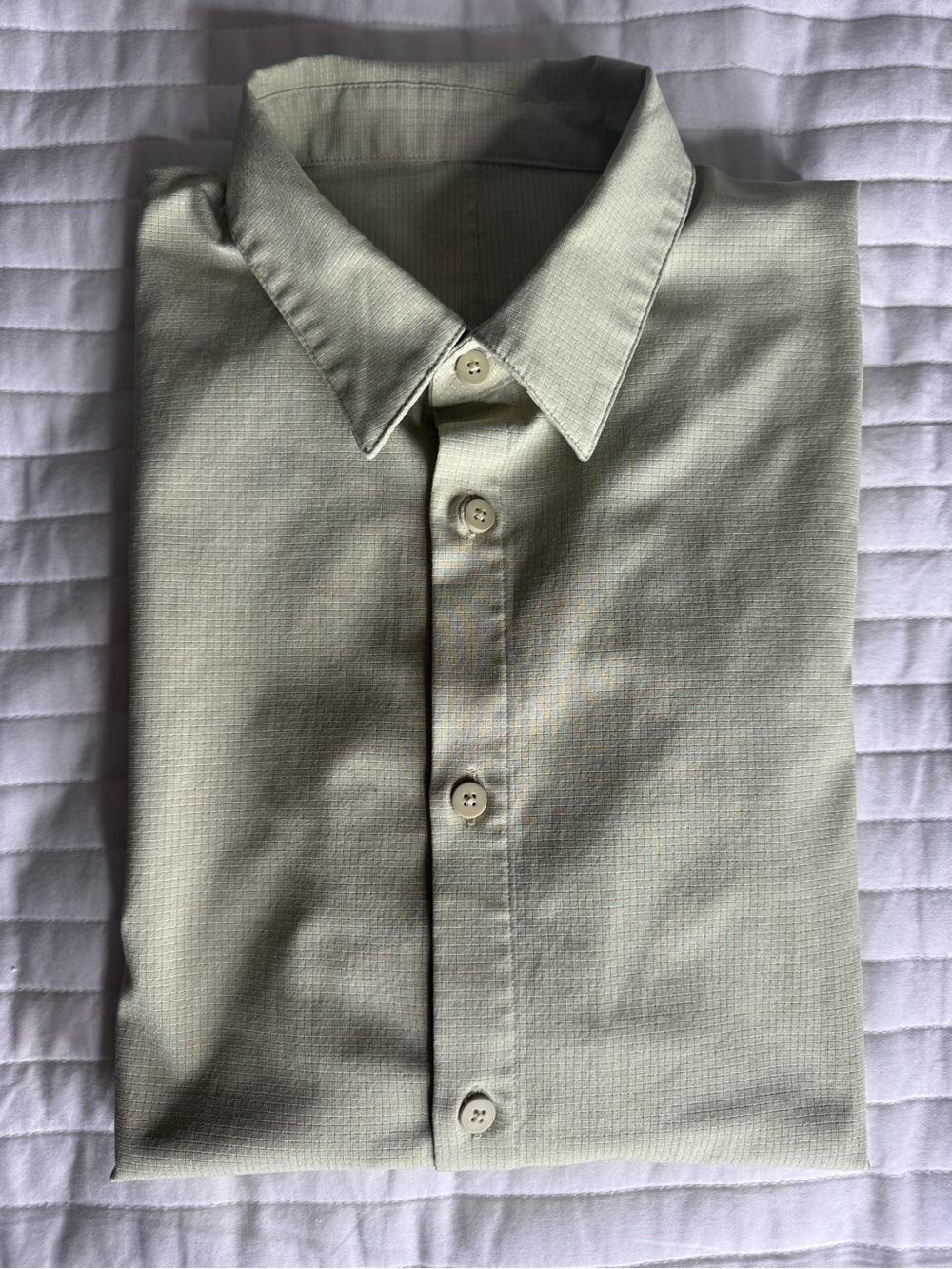LULULEMON Men's Pale Sage Button-Up Dress Shirt